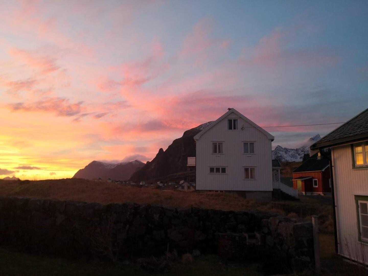 فيلا House With Amazing View & Location In Tind Sørvågen المظهر الخارجي الصورة